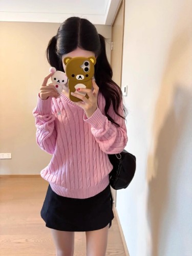 Korean-style pink V-neck cabled sweater for women, autumn/winter 2025 new soft and sweet lazy-style knitted top