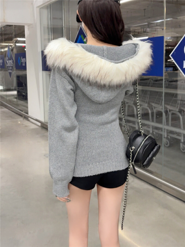 Hand-painted Hot Girl Wool Hooded Henley Crew Neck Sweater for Women Korean Style Fitted Hooded Knit Top