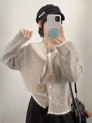 Heart-shaped Button + Plush Knit Cardigan Sweatshirt Outerwear for Autumn/Winter with a Refined French Style Splicing Top