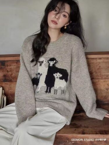 Korean Version Autumn/Winter Retro Fox Fleece Thick Women's Soft and Cute Lamb Embroidered Wool Round Neck Knit Sweater
