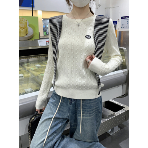 Real-shot Autumn/Winter Korean-style Cable-Knit Embroidered Crew-Neck Shawl Two-Piece Set: Andy Velvet Knitted Base Layer Top & Sweater