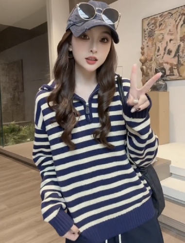2025 Autumn New Uncommon Matchable Design Loose Casual Striped Half-Zip Hooded Knit Sweater for Women