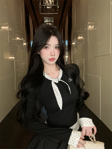 Real shot ~2025 new autumn black t-shirt, women's fake two-piece slim and slim-fitting French long-sleeved base top