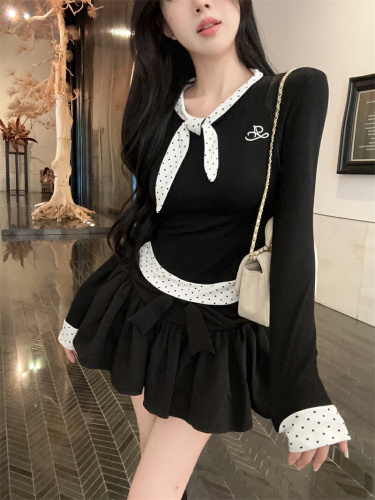 Real shot ~2025 new autumn black t-shirt, women's fake two-piece slim and slim-fitting French long-sleeved base top