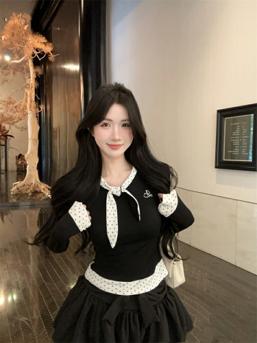 Real shot ~2025 new autumn black t-shirt, women's fake two-piece slim and slim-fitting French long-sleeved base top