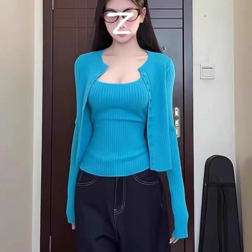 Korean-style alluring and edgy knitted camisole cardigan two-piece set for women—early spring purple, versatile, slim-fit, and figure-flattering top