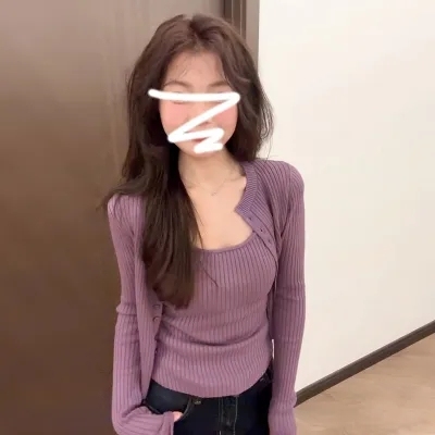 Korean-style alluring and edgy knitted camisole cardigan two-piece set for women—early spring purple, versatile, slim-fit, and figure-flattering top