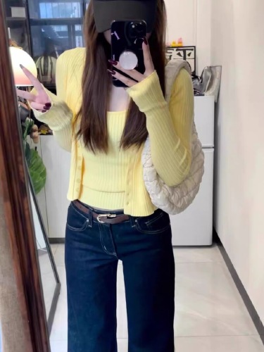 Korean-style alluring and edgy knitted camisole cardigan two-piece set for women—early spring purple, versatile, slim-fit, and figure-flattering top