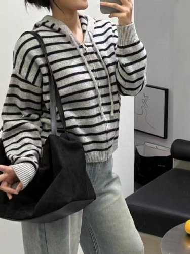 Women's Spring and Autumn Casual Hooded Open Knit Cardigan with Chain Pull, Loose and Simple Style, with a Luxurious and Lazy Look