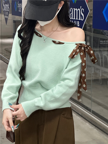 Photographed Green Milk Tea One-Shoulder Polka Dot Strap Knit Top for Women Autumn Design Sensibility Off-the-Shoulder Long Sleeve Knit Top