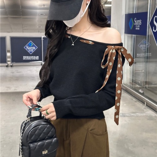 Photographed Green Milk Tea One-Shoulder Polka Dot Strap Knit Top for Women Autumn Design Sensibility Off-the-Shoulder Long Sleeve Knit Top