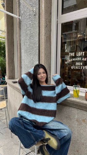 Korean Version 2025 Autumn/Winter New Relaxed Style One-Shoulder Diagonal Striped Knit Top for Women