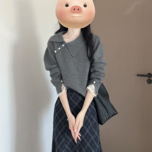 Gray Lapel Sweater for Women, 2025 Fall/Winter Collection: New Autumn Design—Lace-Panel Long-Sleeve Knitted Top, Cropped Style