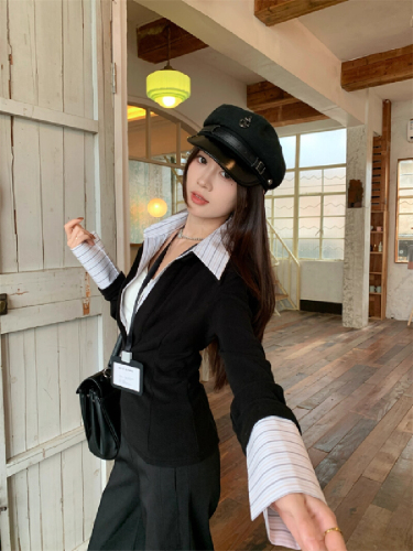 Women's Spring and Autumn Knit Sweater with Placket, Two-Piece Style, Long Sleeve, Fitted and Slimming