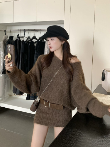 Women's Loose Knitted Cardigan Dress with Sleeveless Design, Autumn/Winter New Arrival, Relaxed Fit, Slimming Effect, Belted