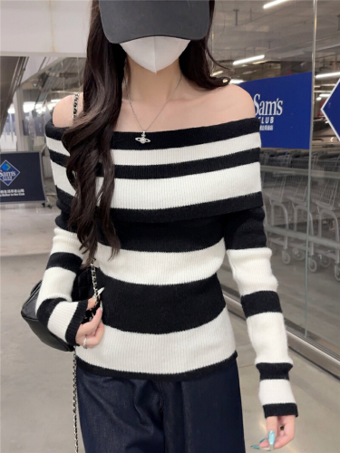 Vintage Striped One-Shoulder Knit Top for Women - Retro Korean Style, Design-Focused, Gentle and Elegant, Shoulder-Strap Cardigan