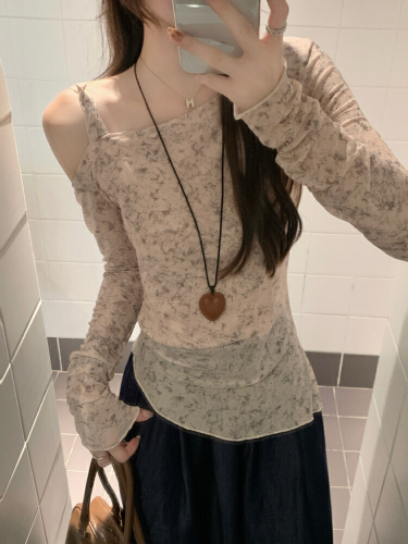 Real-shot! Retro Gradient Lace Trim Asymmetrical Off-Shoulder Top for Women, Korean-style Design with a Subtly Alluring, Irregular Edge