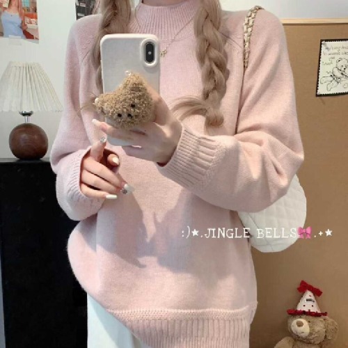 Soft, cozy, and laid-back style crewneck sweater for women—2025 fall/winter collection, a trendy Korean-inspired, gentle knitted pullover top.