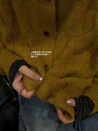 2025 Autumn New Cable Knit Cardigan Sweater Korean Round Neck Short Knit Top Casual Knit Jacket Fashion