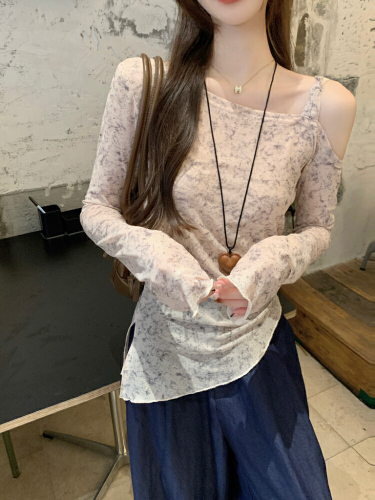 Real-shot! Retro Gradient Lace Trim Asymmetrical Off-Shoulder Top for Women, Korean-style Design with a Subtly Alluring, Irregular Edge