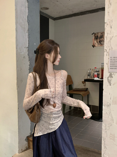 Real-shot! Retro Gradient Lace Trim Asymmetrical Off-Shoulder Top for Women, Korean-style Design with a Subtly Alluring, Irregular Edge