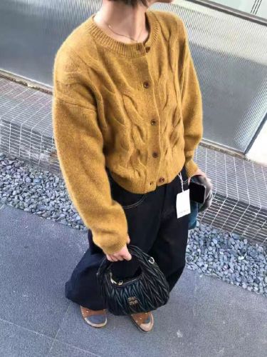 2025 Autumn New Cable Knit Cardigan Sweater Korean Round Neck Short Knit Top Casual Knit Jacket Fashion