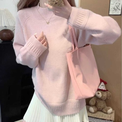 Soft, cozy, and laid-back style crewneck sweater for women—2025 fall/winter collection, a trendy Korean-inspired, gentle knitted pullover top.
