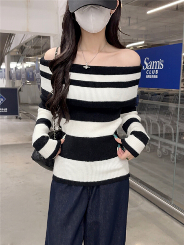 Vintage Striped One-Shoulder Knit Top for Women - Retro Korean Style, Design-Focused, Gentle and Elegant, Shoulder-Strap Cardigan
