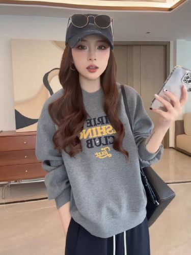 Comfy Short-Sleeve Round Neck Loose Women's Sweatshirt for Autumn and Winter - Small Size, Relaxed Vibe