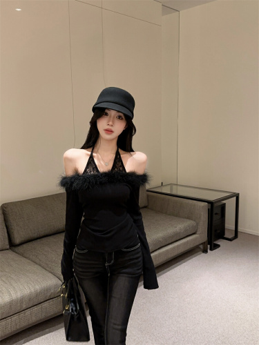 Real-shot ~ Lace-Panel Knitted Base Layer Top, Slim-Fit, Sexy, and Ultra-Chic Off-Shoulder Halterneck Style