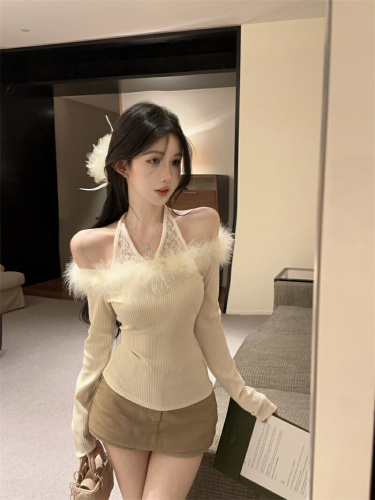 Real-shot ~ Lace-Panel Knitted Base Layer Top, Slim-Fit, Sexy, and Ultra-Chic Off-Shoulder Halterneck Style