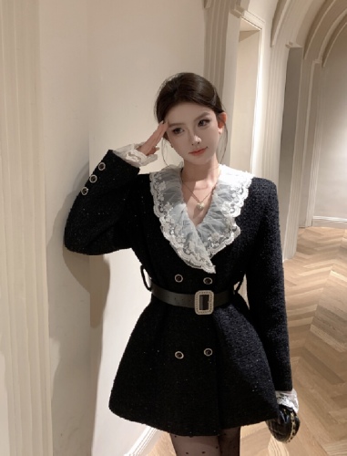 Real-shot! Korean-style heavy-duty grosgrain lace-trimmed wrap-style waist-defined long-sleeve suit dress with a belted trench coat look