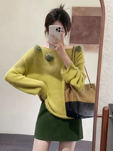 French-style three-dimensional floral one-shoulder green turtleneck sweater for women, autumn and winter loose lazy-style off-shoulder knit top