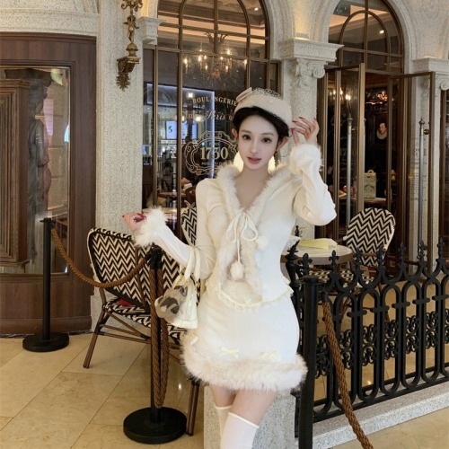 Photographed~ Autumn/Winter New Slimming & Body-Concealing Pure Desire Style Unique Design Sensibility Top + Skirt Two-Piece Set