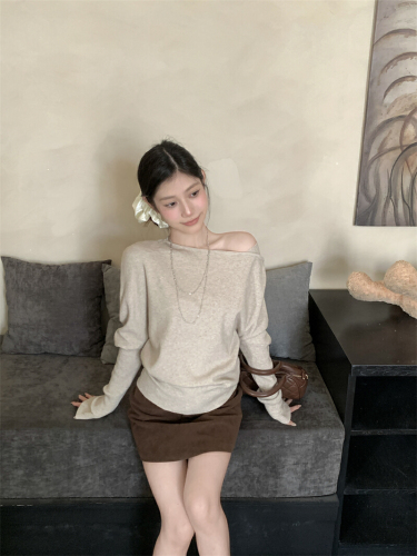 Photographed Genuine French High-End Shoulder-Strap Long-Sleeve Knit Top for Women - Exquisite Off-the-Shoulder Style