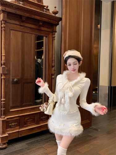 Photographed~ Autumn/Winter New Slimming & Body-Concealing Pure Desire Style Unique Design Sensibility Top + Skirt Two-Piece Set