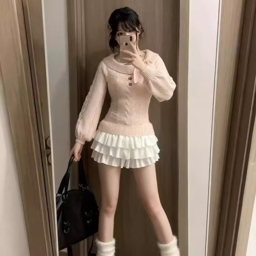 A one-shoulder rabbit ear round neck long-sleeved ancient-style knitted sweater for women, suitable for autumn and winter, elegant and sweet, versatile and stylish.