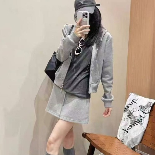 American Retro Grey Hooded Sweatshirt and Skirt Set Loose and Slimming Casual Sportswear