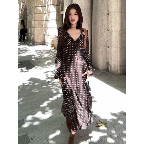 The 2025 Autumn Trendy High-End Elegant Goddess-Style Black Polka Dot Dress