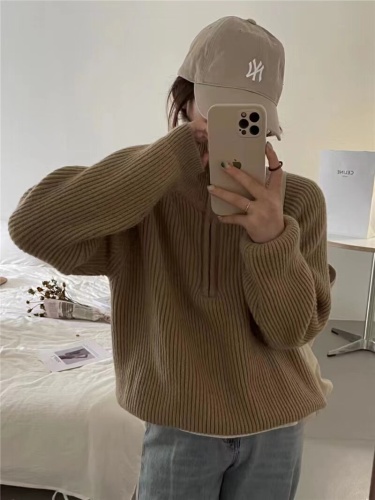 Korean-style grey turtleneck zipper sweater for women, suitable for spring and autumn, outerwear with design sense, soft and fluffy hooded knit top with thick collar