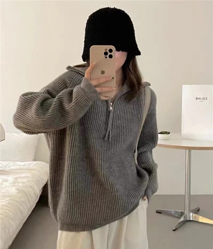 Korean-style grey turtleneck zipper sweater for women, suitable for spring and autumn, outerwear with design sense, soft and fluffy hooded knit top with thick collar