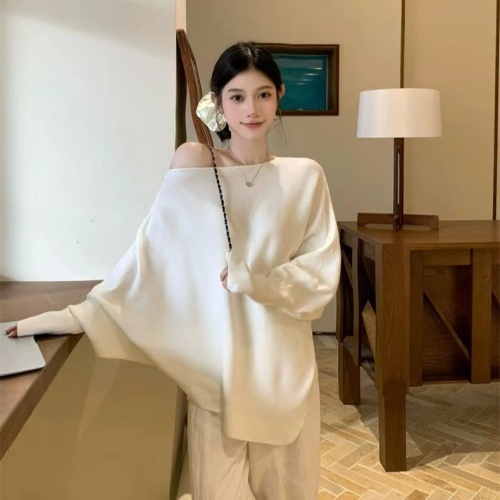New Loose Batwing Sleeve Knitted Women's Autumn/Winter Soft and Relaxed Style Versatile Top