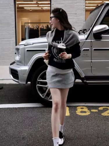 Women's Short-Sleeve Round Neck Loose Hoodie for Autumn and Winter - Comfy and Slouchy Style