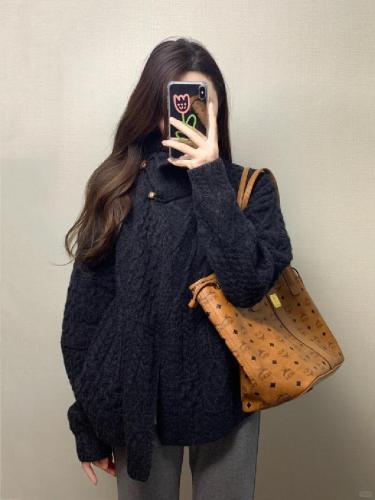 Turn-down Collar Cable-Knit Sweater Coat for Women, 2025 Autumn/Winter Collection—New Lazy-Style Knitted Cardigan with a Luxe, Thickened Design