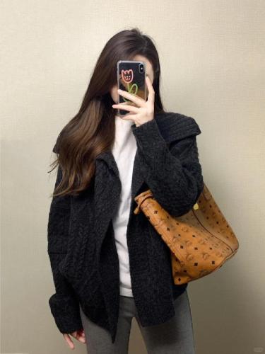 Turn-down Collar Cable-Knit Sweater Coat for Women, 2025 Autumn/Winter Collection—New Lazy-Style Knitted Cardigan with a Luxe, Thickened Design