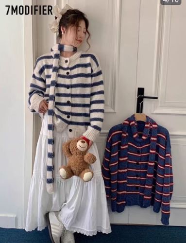 Korean-style autumn retro versatile loose age-defying scarf + striped two-piece set thick warm knit sweater