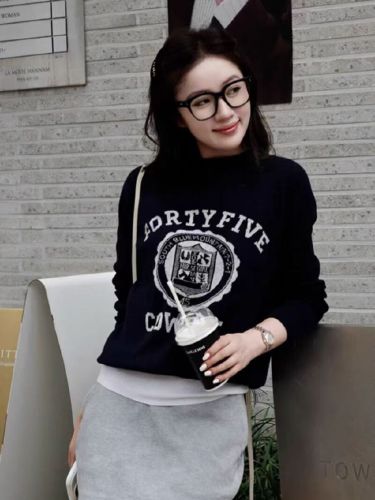 Women's Short-Sleeve Round Neck Loose Hoodie for Autumn and Winter - Comfy and Slouchy Style