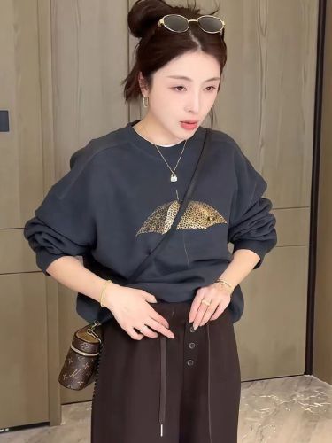 Women's Loose Casual Short-Sleeve Round Neck Sweatshirt for Autumn/Winter - Small Size