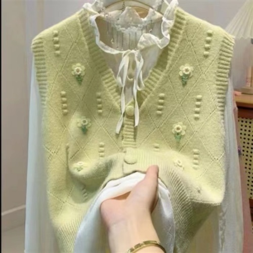 Short knitted vest for women, spring and autumn style, V-neck, unique layered sweater, vest, cardigan, loose waistcoat for outer wear