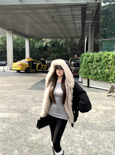Real shot~ American retro mountain carving two-sided coat for women in winter with a sense of elegance, fur-lined leather-padded warm cotton coat